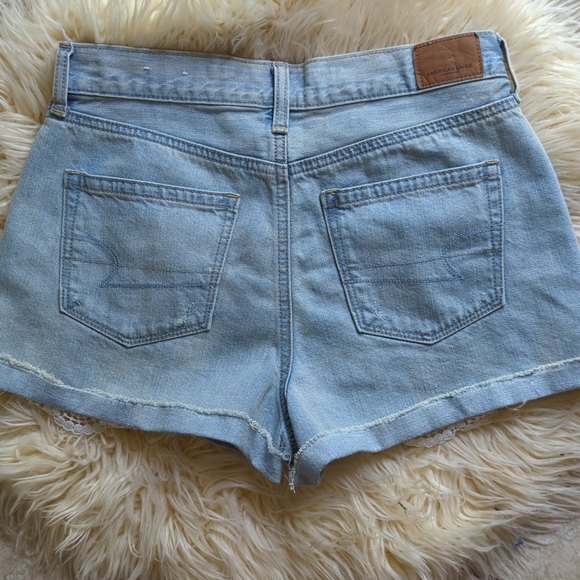 NWT FRAYED Light Wash American Eagle High Wasted Jean Shorts 4 Embroidered - Picture 4 of 6